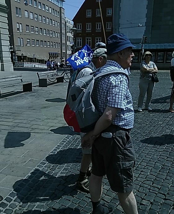 Augsburg 18.06.2023 BIFA Friedensmahnwache Rathausbrunnen